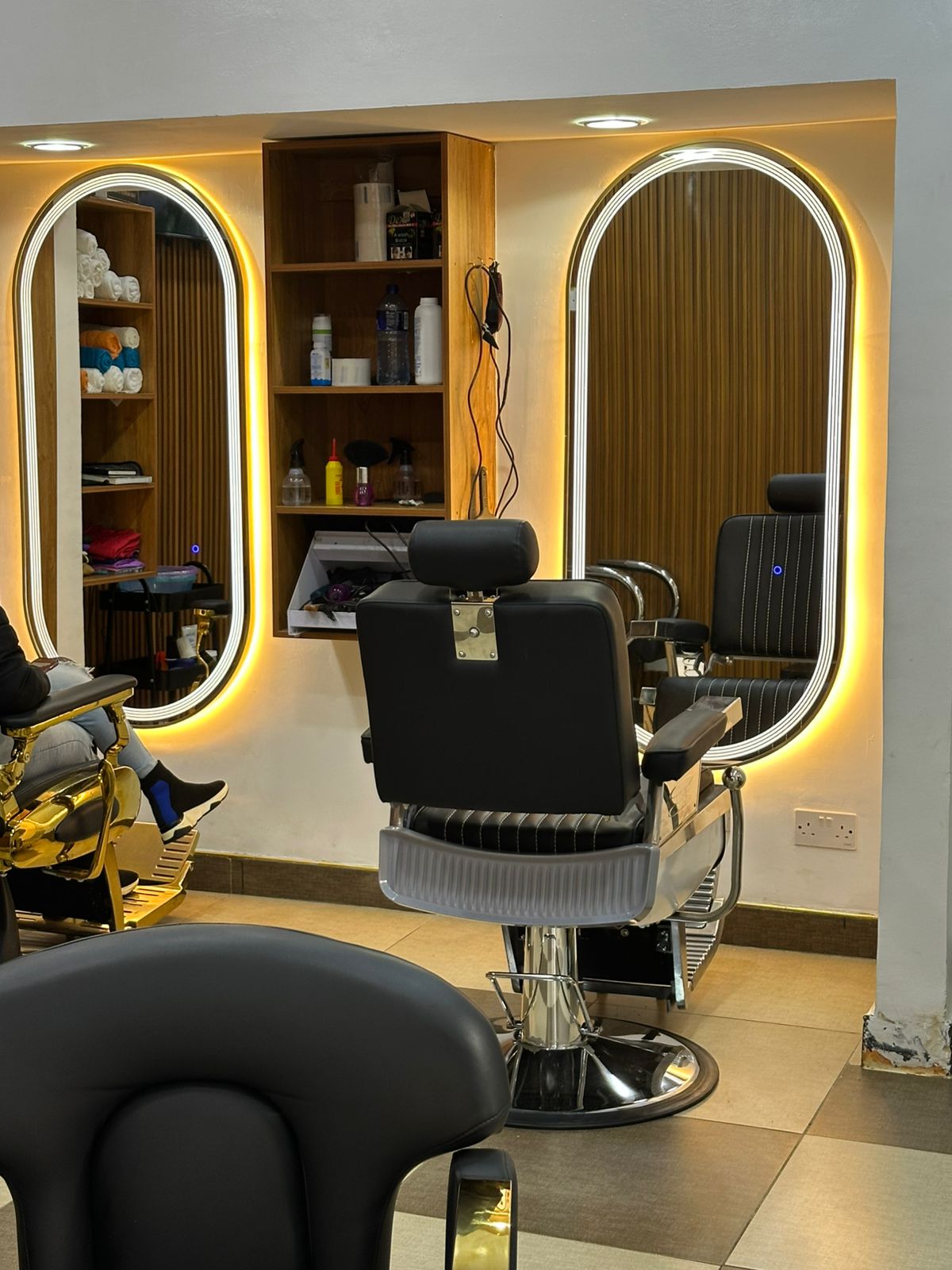 Sharp skin fade with design line